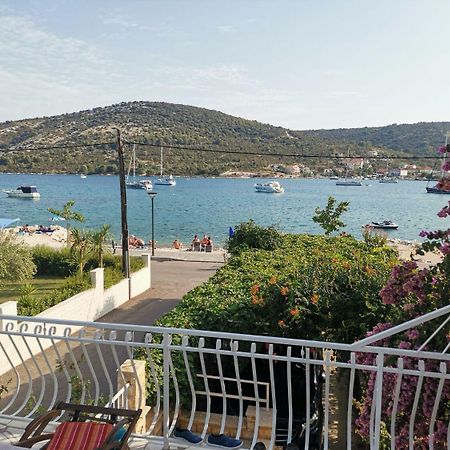 Vinišće Apartments Srdan מראה חיצוני תמונה