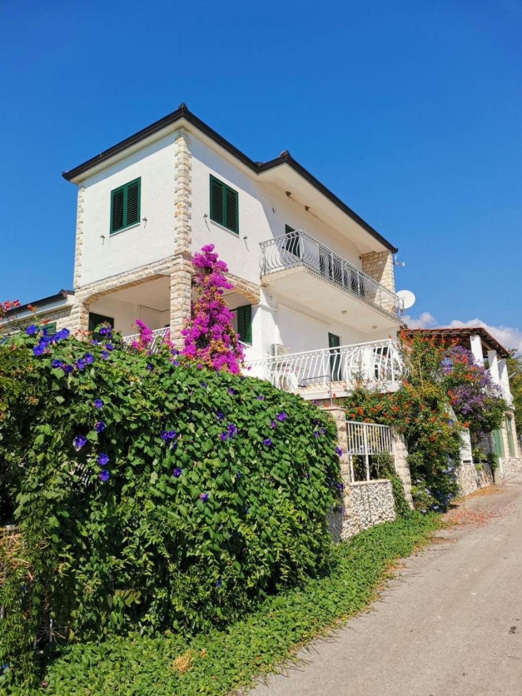 Vinišće Apartments Srdan מראה חיצוני תמונה
