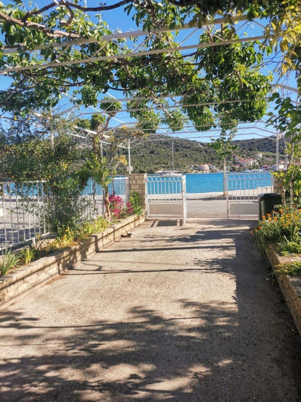 Vinišće Apartments Srdan מראה חיצוני תמונה